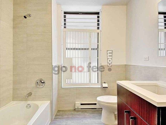 5th image of 272 Manhattan Ave APT 6G