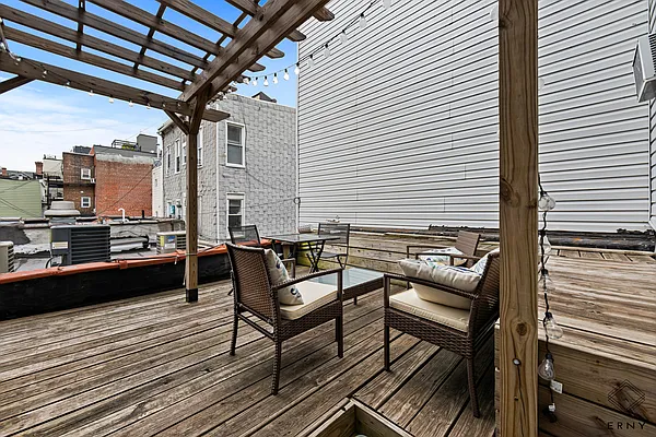 Rented by ERNY LLC | media 17