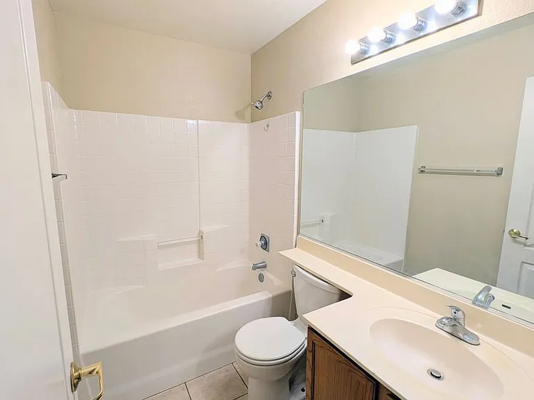 116 W Del Rio St — Photo 13