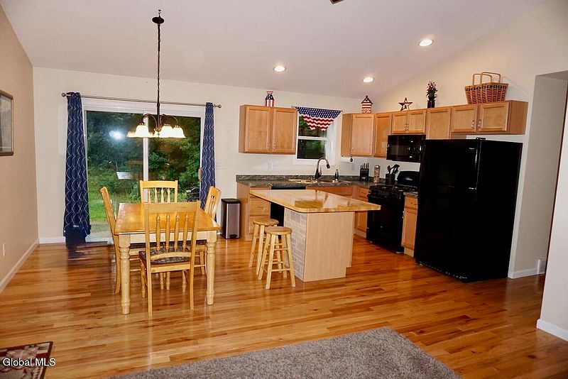 3rd image of 30 Cloverleaf Drive