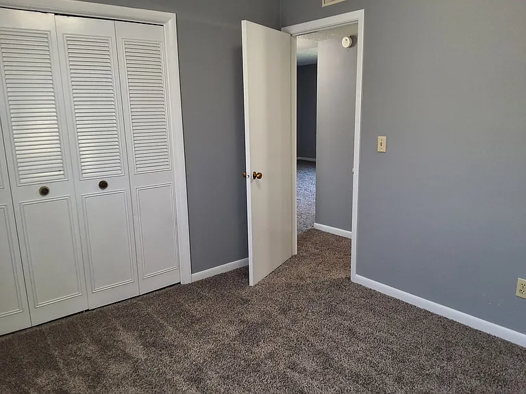 253 University Dr — Photo 26