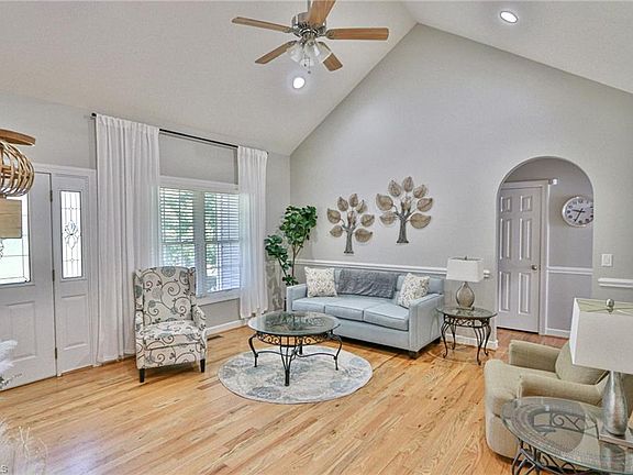3rd image of 300 Lexi Dr