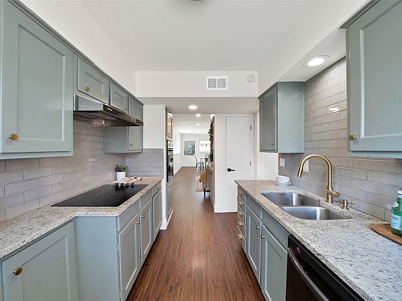 2nd image of 513 Lexington Ln
