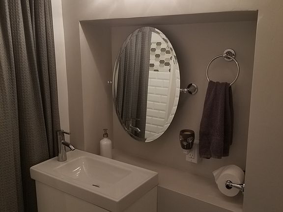 Bathroom - 1st floor