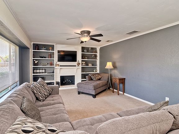 3rd image of 1415 Shadow Hills Dr