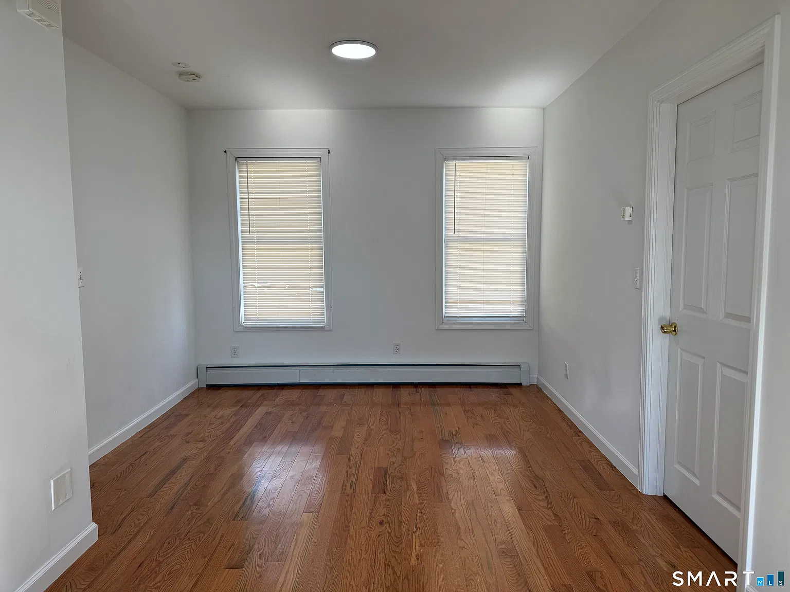 2 bed, 1.0 bath, 1008 sqft, $2,000 — Photo 3