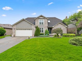 40114 Denbigh Dr, Sterling Heights, MI 48310