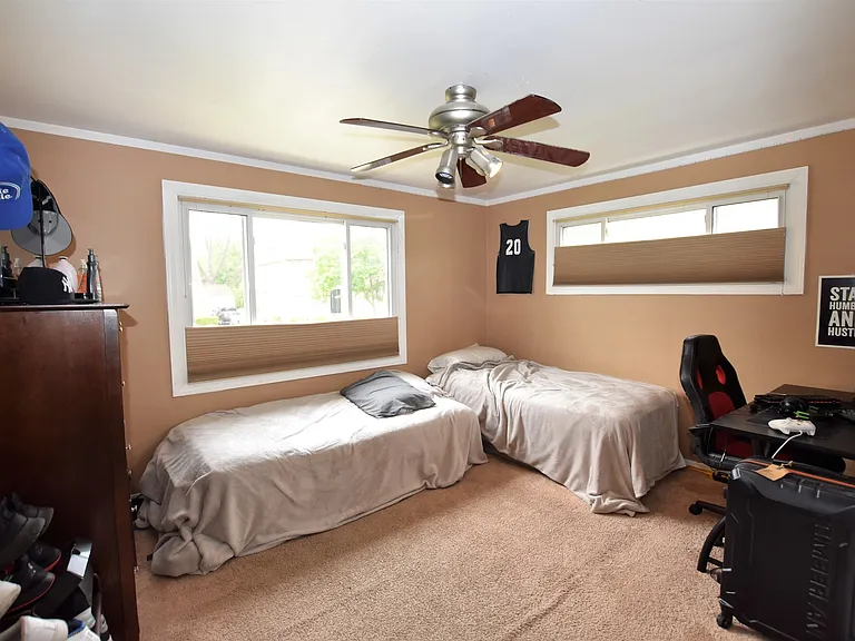 235 W Hickory Rd — Photo 37