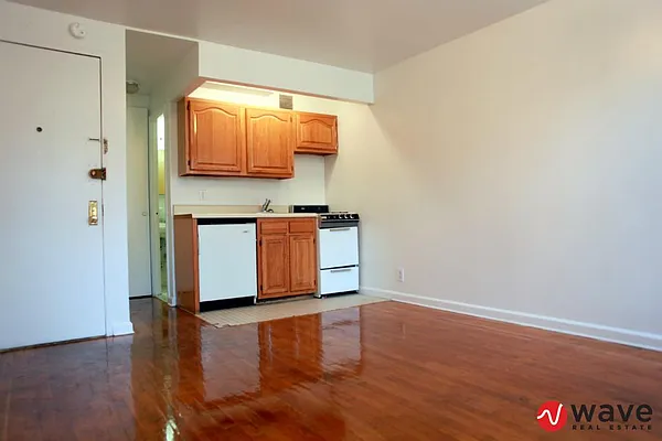 Rented by Wave Real Estate Group | media 45