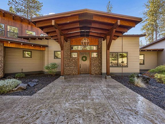 3rd image of 25204 N Lords Ln