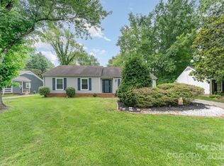 706 Hammermill Rd, Charlotte, NC 28270