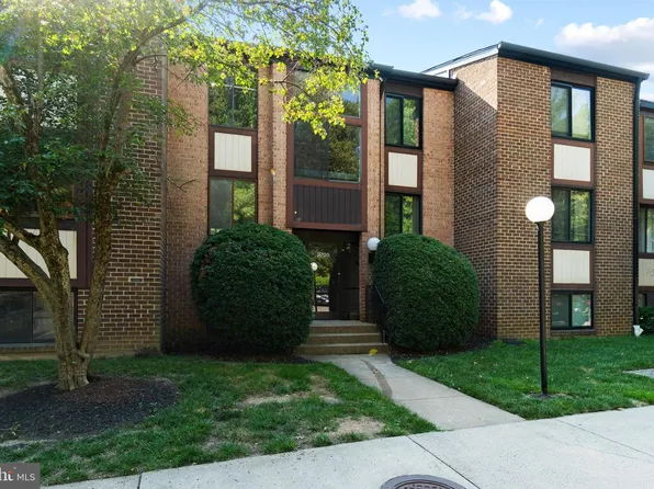 9705 Kings Crown Ct APT 101, Fairfax, VA 22031