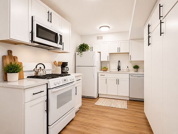 4th image of 1796 Fayette Walk APT F