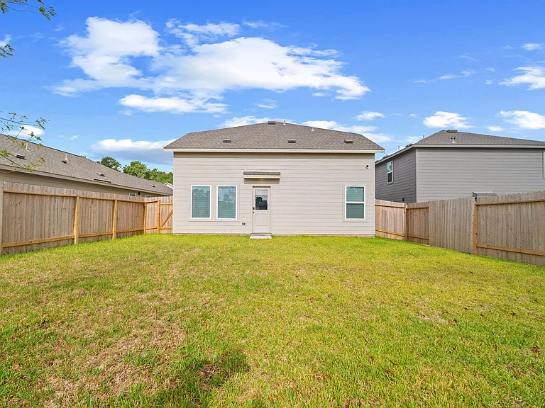 633 Craven St — Photo 22