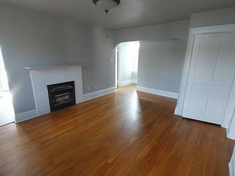 230 Green St #3 — Photo 3
