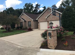 3725 Cambridge Dr, Hurricane, WV 25526