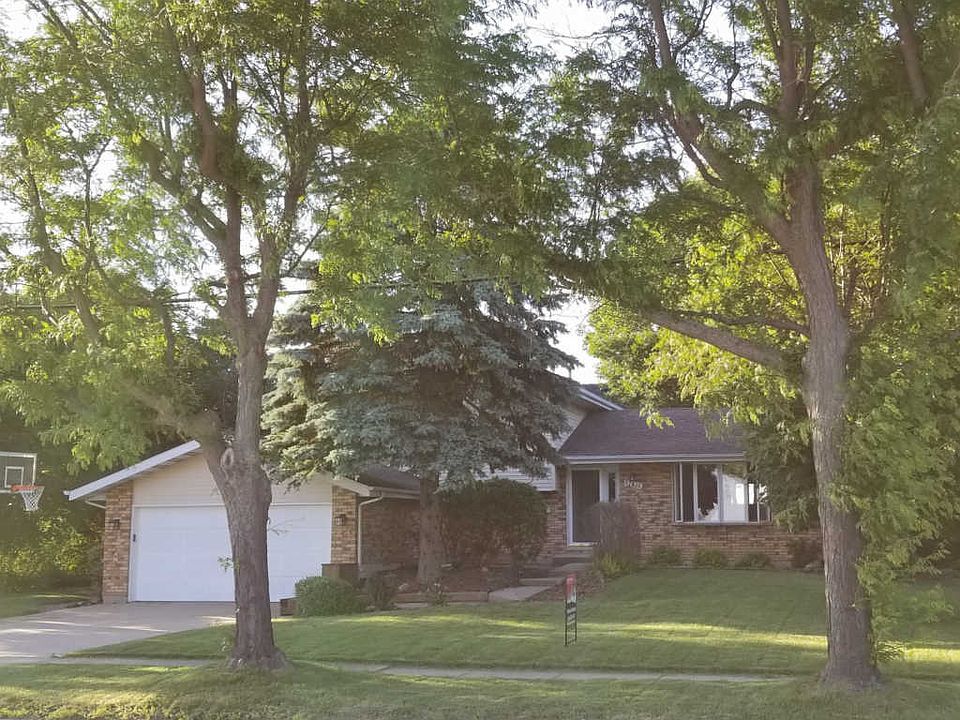 1st image of 909 W Haven Ave