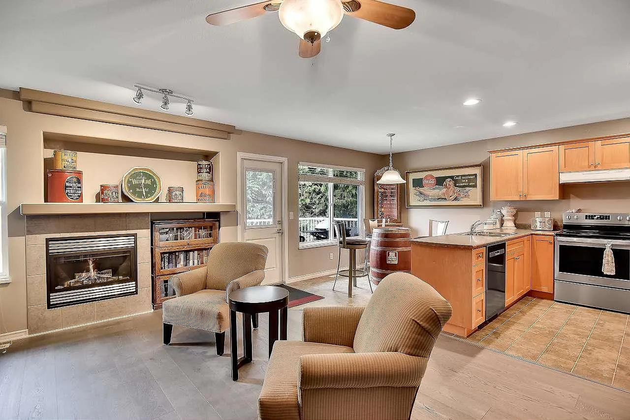 20301 Ospring St photo 1