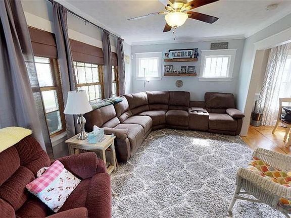 3rd image of 1723 Linden Ave