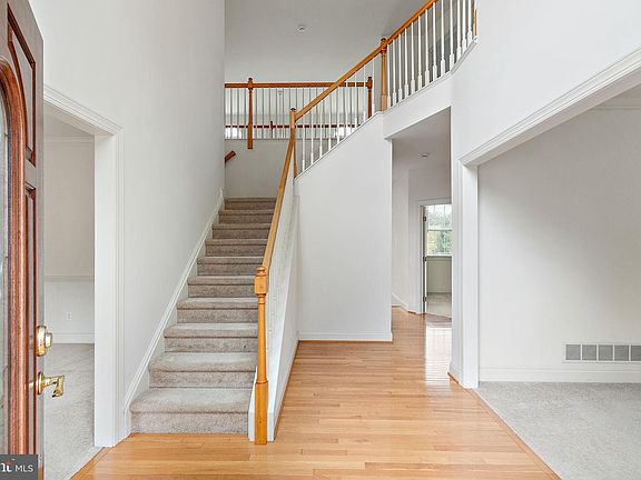 4th image of 23 Twin Creeks Dr