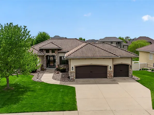 624 19th St SW, Altoona, IA 50009