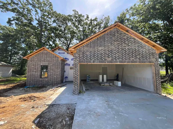 215 Kayla Ln, Lonoke, AR 72086