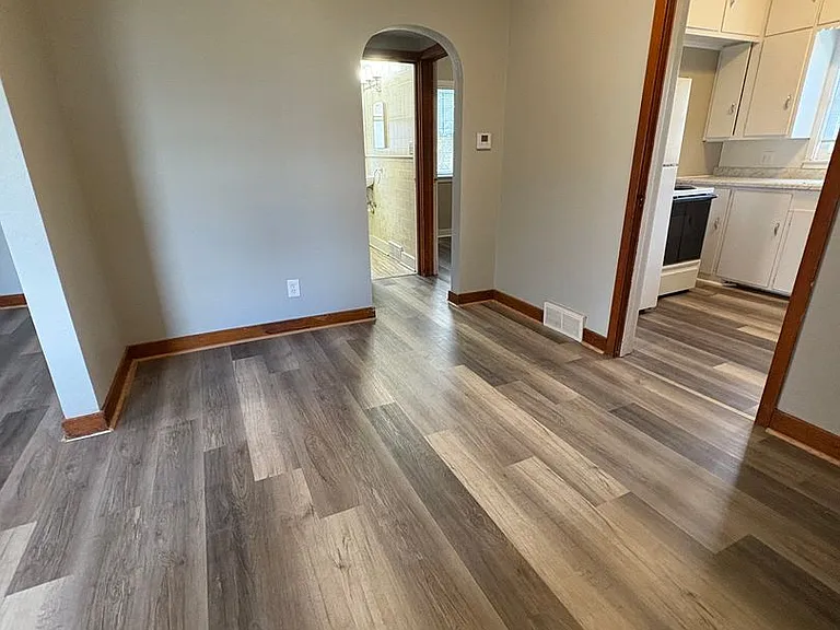 1115 Hollister Ave — Photo 3