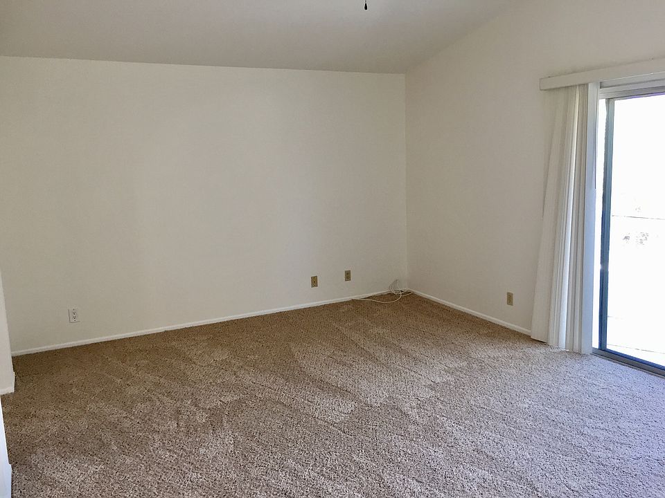 1st image of 44096 Galicia Dr