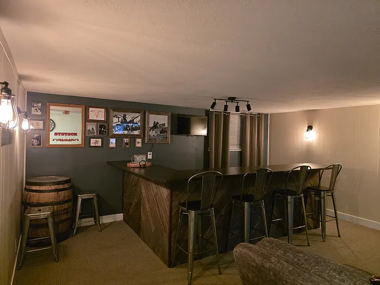 Building's Lounge