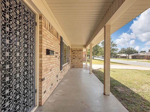 4th image of 2803 W Dengar Ave