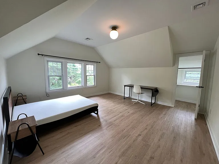 420 Whitney Ave — Photo 26