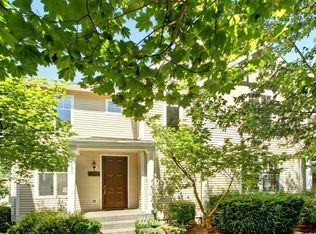 22635 NE 5th Ln, Sammamish, WA 98074