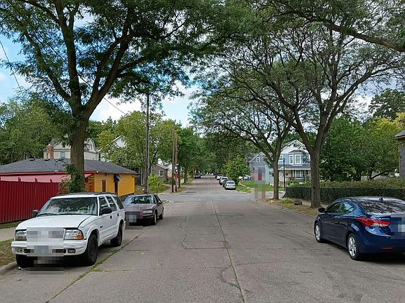4th image of 1110 27th Ave N