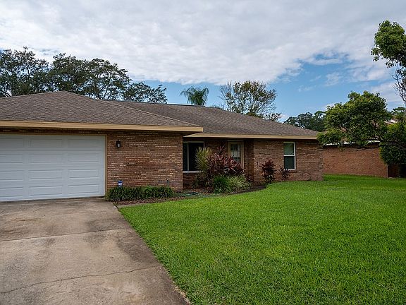 3rd image of 5810 Camelot Ct