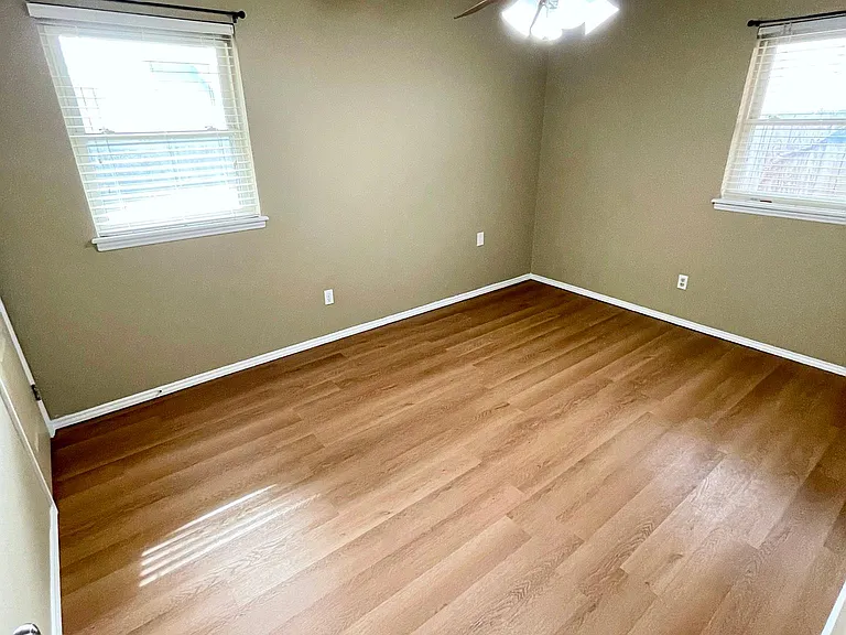 8908 S Youngs Blvd — Photo 10
