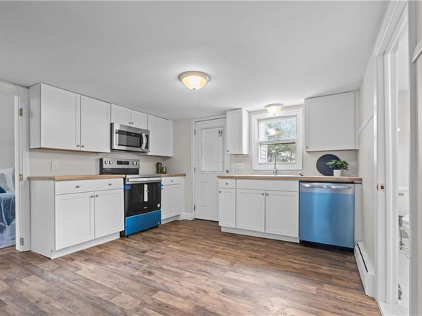 280 Long St, Warwick, RI 02886