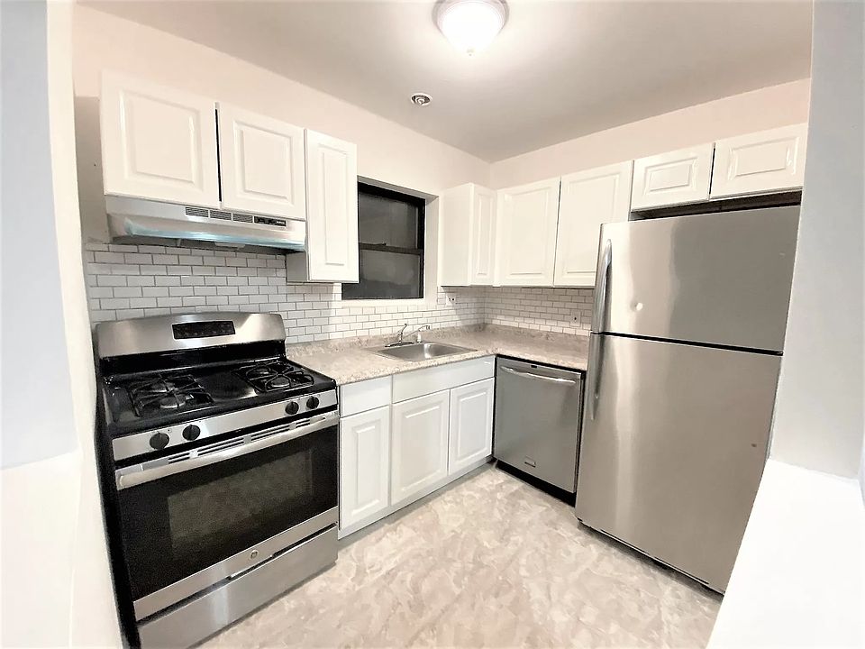 1st image of 972 E 88th St #202A