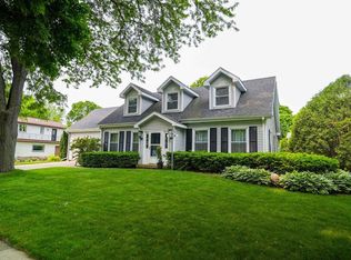 5306 Arapahoe Ln, Madison, WI 53704