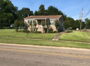 203 N 15th Ave, Laurel, MS 39440
