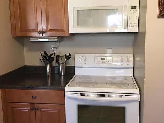 2nd image of 6128 Buena Vista St