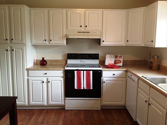 4th image of 402 Hustings Ln Unit E