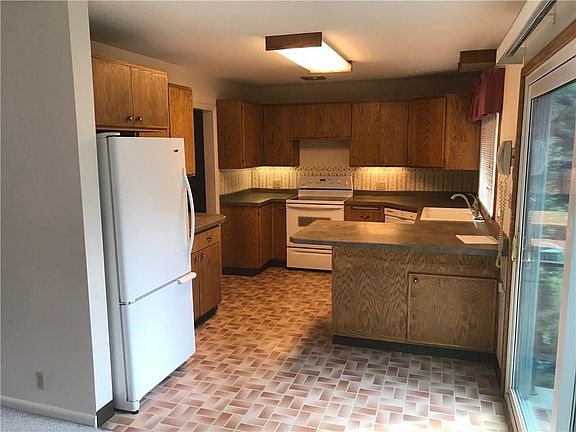 4th image of 2624 Beth Dr