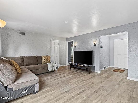 2nd image of 303 N 31st Ave