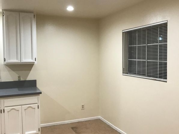 932 E Adams Blvd APT 2