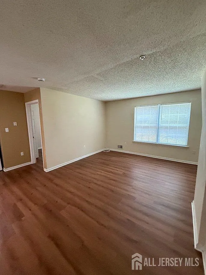 2 bed, 2.0 bath, $2,300 — Photo 3