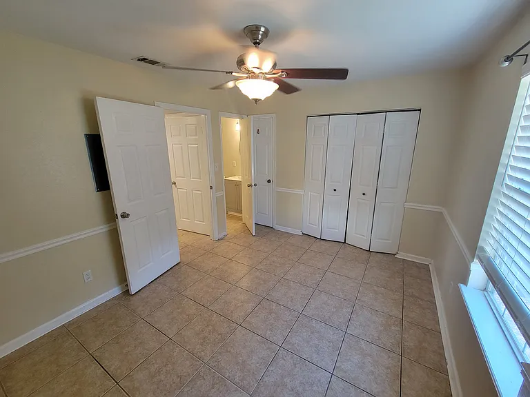 698 Timberwood Cir E — Photo 7