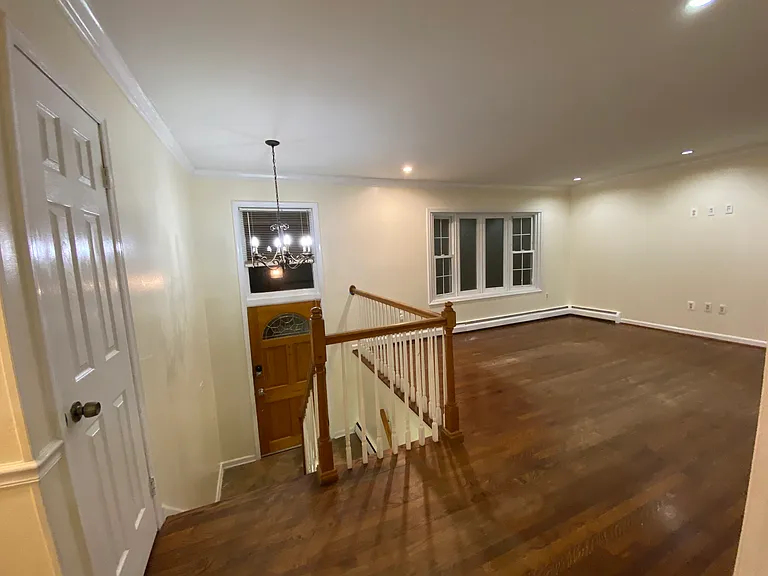 13907 Grove Ct — Photo 2