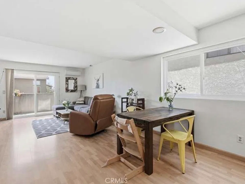 1355 Loma Ave #310