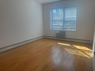 (Undisclosed Address), Great Neck, NY 11021