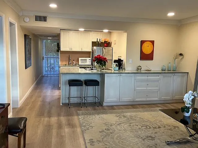 801 NE 18th Ct #202 — Photo 8